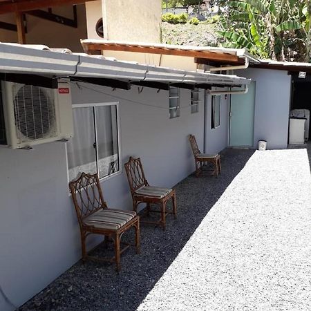 Ferienwohnung Pouse Bem Blumenau Exterior foto